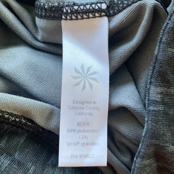 Athleta Relay Capri Leggings Black & Blue Size XS Mid Rise - Picture 7 of 10